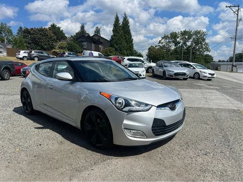 Used 2015 Hyundai Veloster w/ Option Group 03 image 3