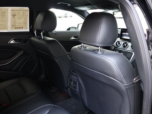 Used 2020 Mercedes-Benz GLA 250 4MATIC image 25