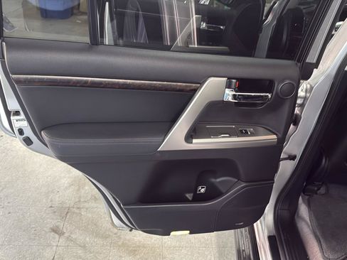 Used 2013 Toyota Land Cruiser AWD/4WD image 45