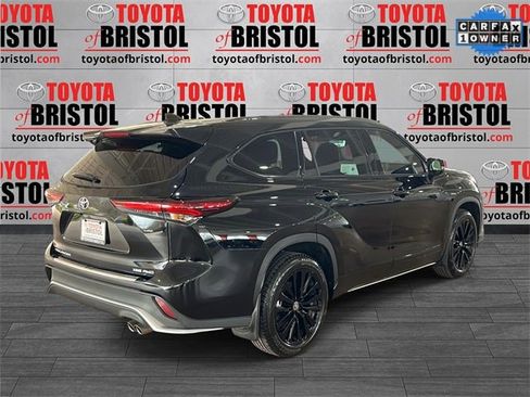 Used 2025 Toyota Highlander XSE image 3