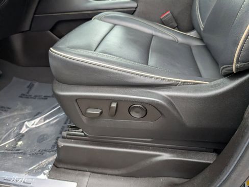 Used 2021 GMC Yukon SLT w/ SLT Premium Package image 22