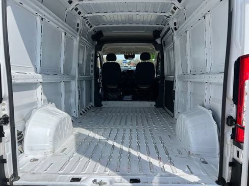 Used 2025 RAM ProMaster 2500 FWD image 17