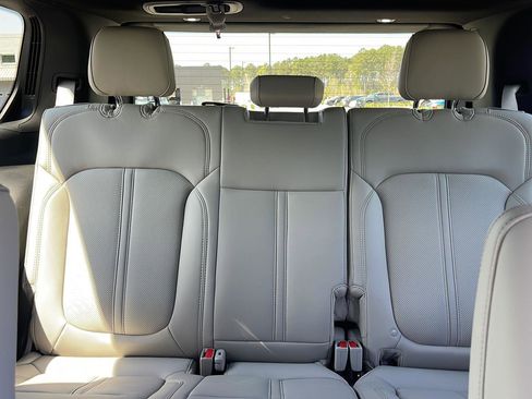 New 2026 Jeep Grand Wagoneer Limited AWD/4WD image 27