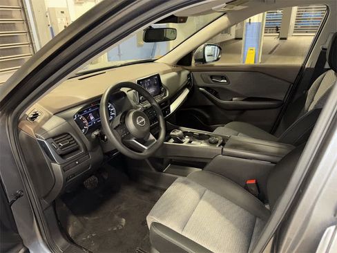 Used 2023 Nissan Rogue SV image 28