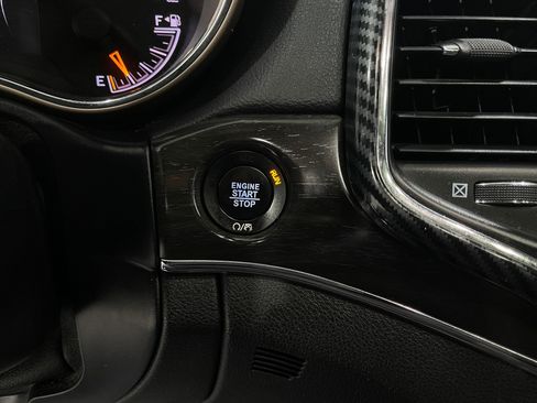 Used 2017 Jeep Grand Cherokee Limited image 21