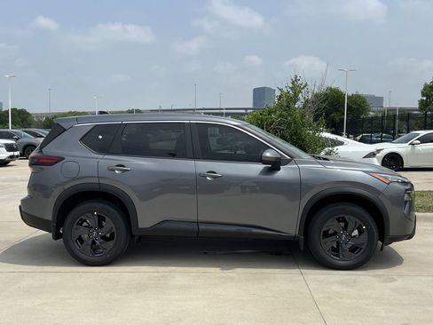 New 2026 Nissan Rogue SV FWD image 3