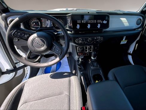 New 2025 Jeep Gladiator Willys image 5
