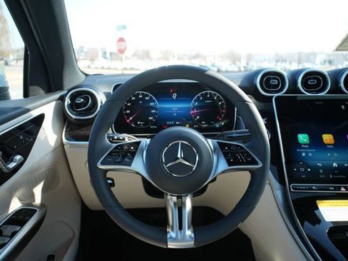 Used 2026 Mercedes-Benz GLC 300 image 18