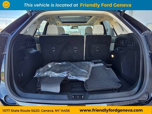 Used 2019 Ford Edge Titanium w/ Cold Weather Package AWD/4WD image 10