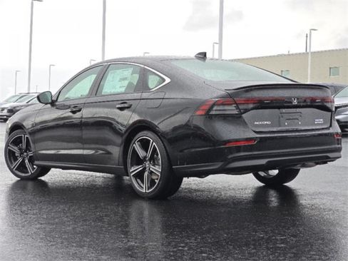 Used 2025 Honda Accord Sport image 6