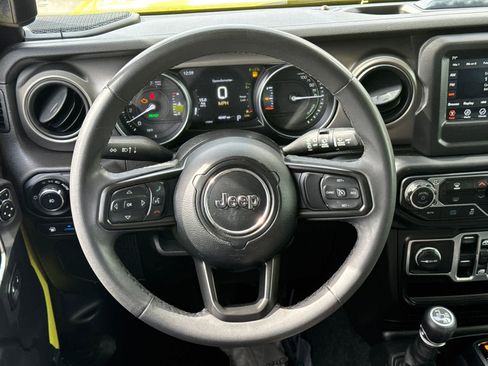 Used 2023 Jeep Wrangler Unlimited w/ Convenience Group image 16