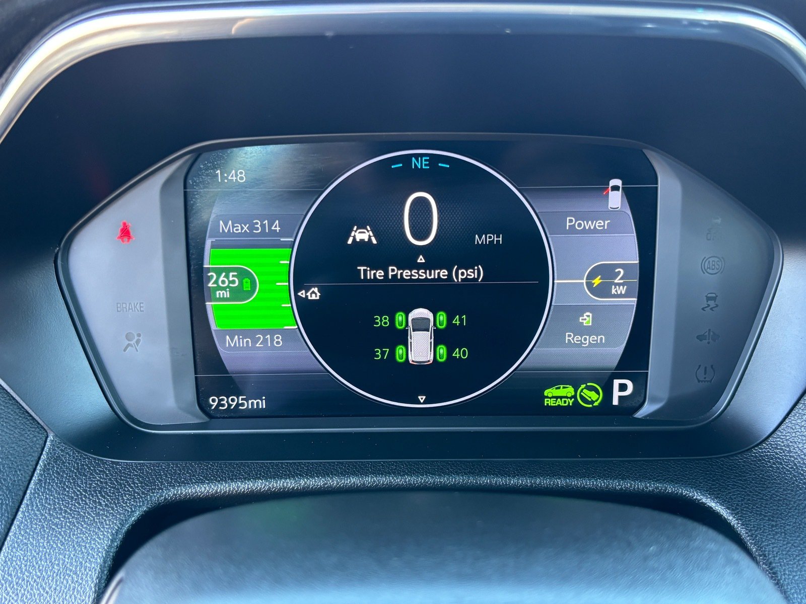 Used 2023 Chevrolet Bolt LT w/ Infotainment Package FWD image 13