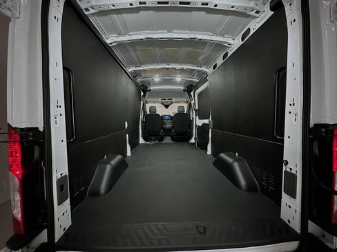 New 2026 Ford Transit 250 148 Medium Roof Extended AWD w/ Load Area Protection Package image 31