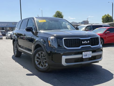 Used 2024 Kia Telluride LX FWD image 1