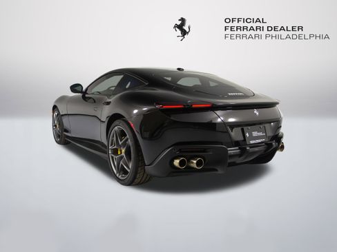 Certified 2022 Ferrari Roma image 5