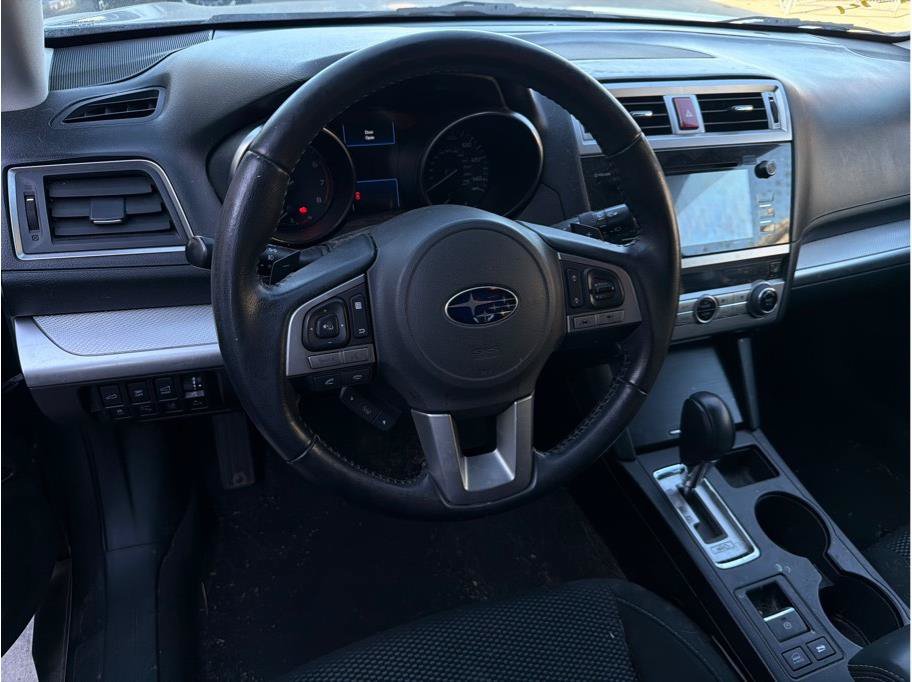 Used 2016 Subaru Outback 2.5i Premium AWD/4WD image 3