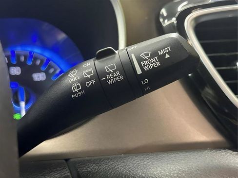 Used 2020 Chrysler Voyager Lxi FWD image 18