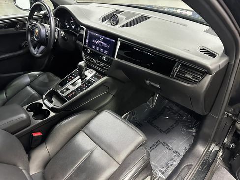 Used 2023 Porsche Macan Turbo AWD/4WD image 22