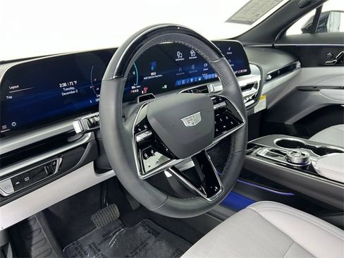 Used 2026 Cadillac Lyriq Premium Luxury image 36