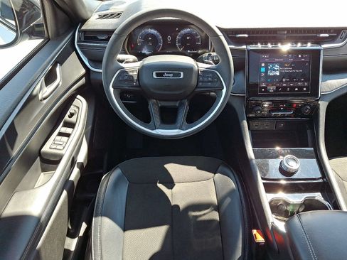 Used 2023 Jeep Grand Cherokee L Laredo AWD/4WD image 14