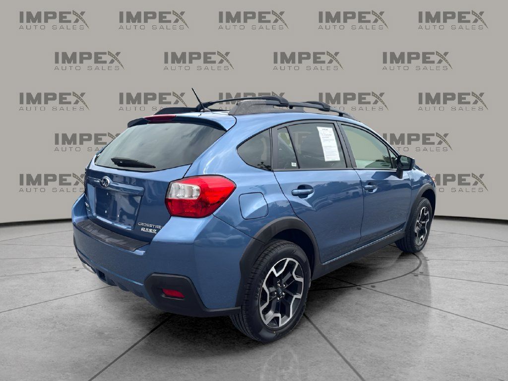 Used 2017 Subaru Crosstrek 2.0i Premium w/ Moonroof Package AWD/4WD image 5