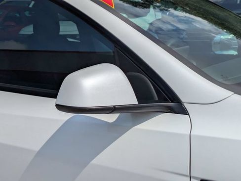 Used 2021 Tesla Model Y Long Range AWD/4WD image 12