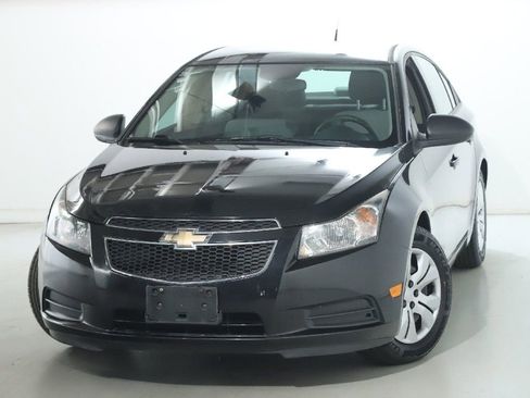 Used 2014 Chevrolet Cruze LS image 1