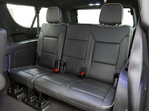 Used 2023 Chevrolet Suburban Premier AWD/4WD image 20