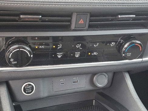 Used 2023 Nissan Rogue S image 18