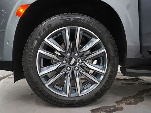 Used 2022 Cadillac Escalade ESV Sport w/ Touring Package AWD/4WD image 38