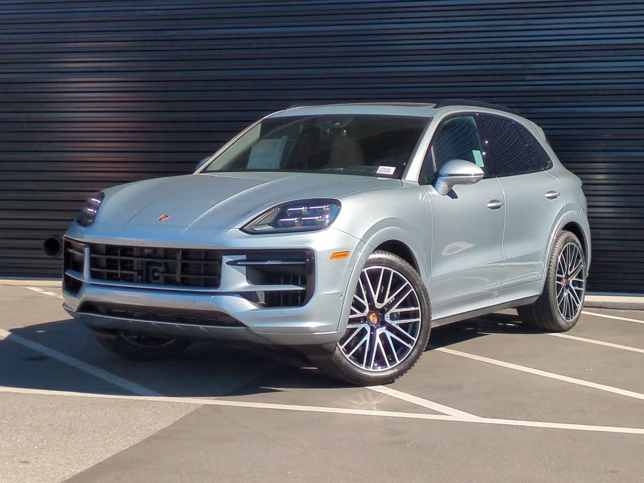 Certified 2026 Porsche Cayenne AWD/4WD image 1