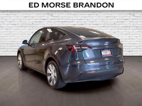 Used 2024 Tesla Model Y Long Range AWD/4WD image 3