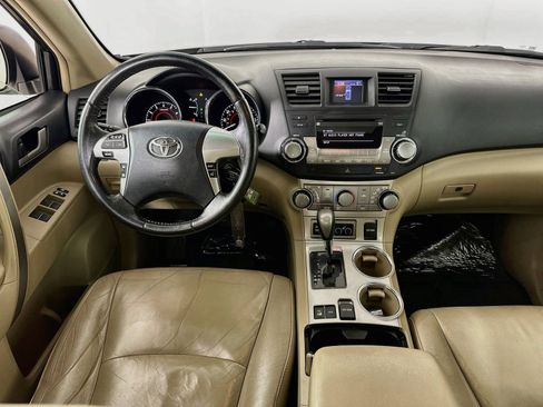 Used 2011 Toyota Highlander SE w/ Tow Pkg AWD/4WD image 22