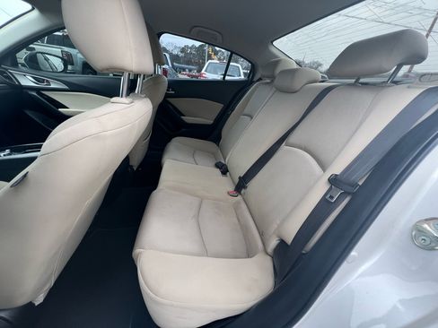 Used 2018 MAZDA MAZDA3 Sport image 32