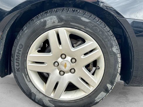 Used 2011 Chevrolet Impala LT FWD image 12