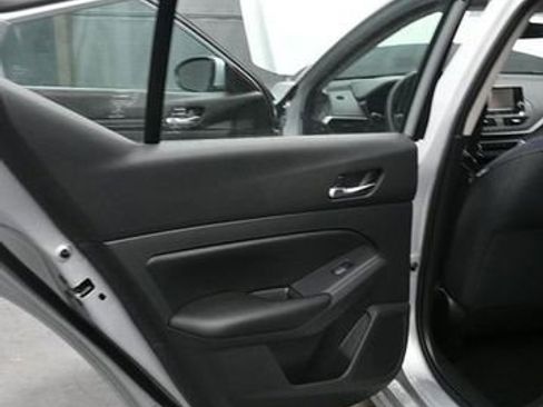 Used 2021 Nissan Altima 2.5 S FWD image 12