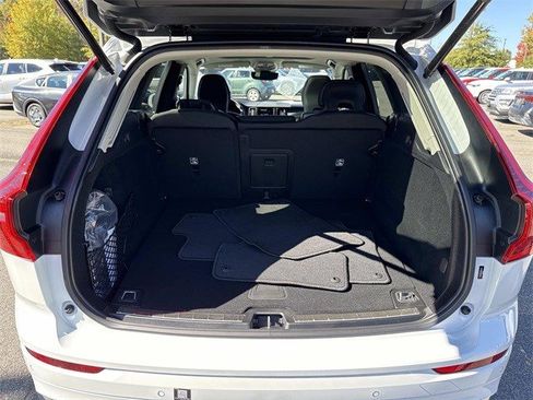 Used 2022 Volvo XC60 T8 Inscription Expression image 12