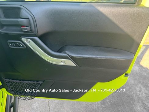 Used 2016 Jeep Wrangler Unlimited Rubicon image 40