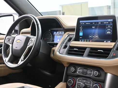 Used 2021 Chevrolet Tahoe Premier w/ Premium Package AWD/4WD image 27