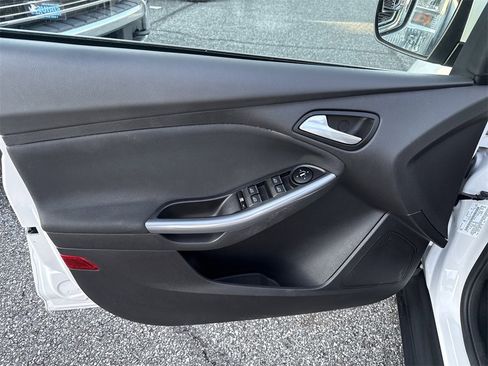 Used 2014 Ford Focus Titanium image 10