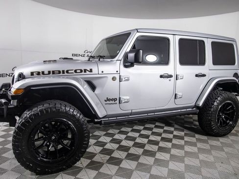 Used 2022 Jeep Wrangler Unlimited Rubicon w/ Xtreme Recon 35" Tire Package image 9