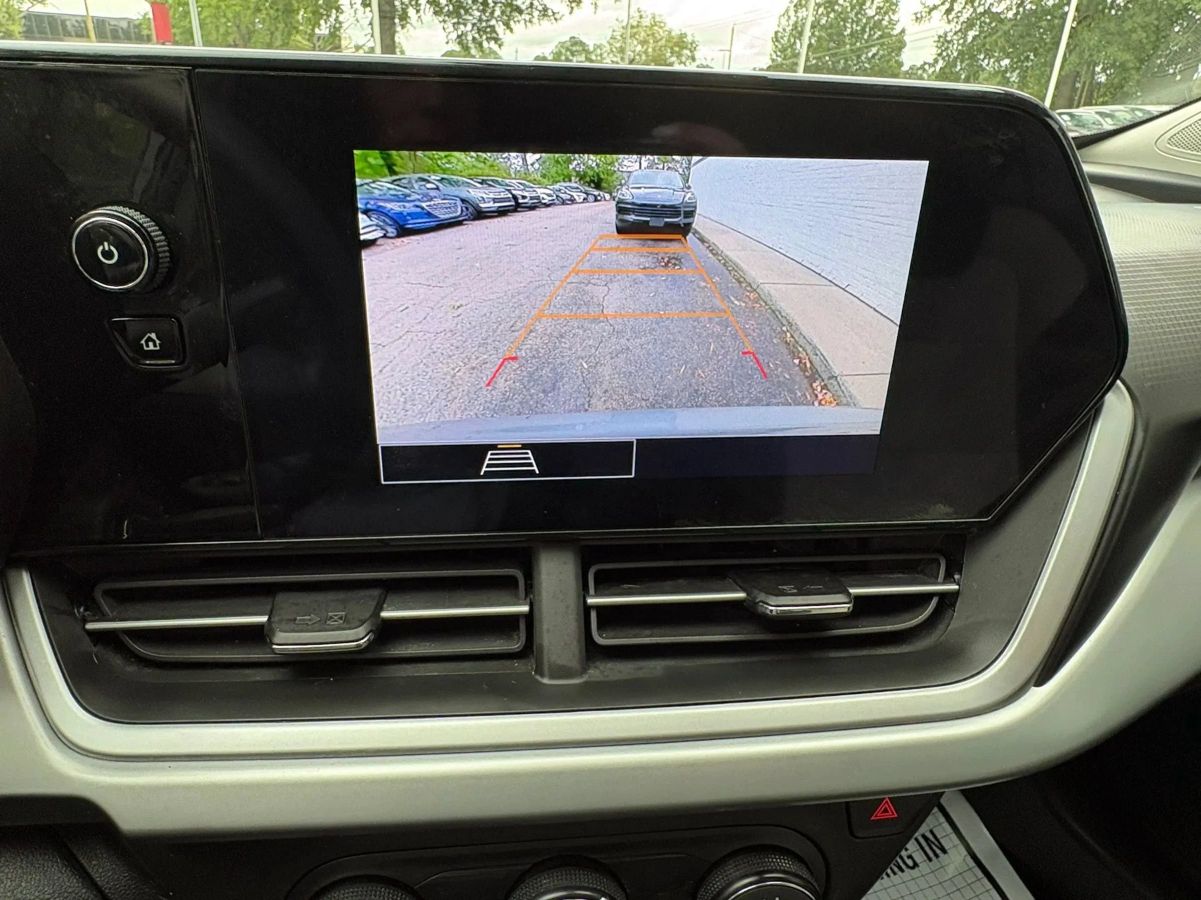 Used 2025 Chevrolet Trax LS w/ Driver Confidence Package FWD image 40