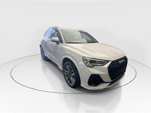 New 2025 Audi Q3 2.0T Premium image 2