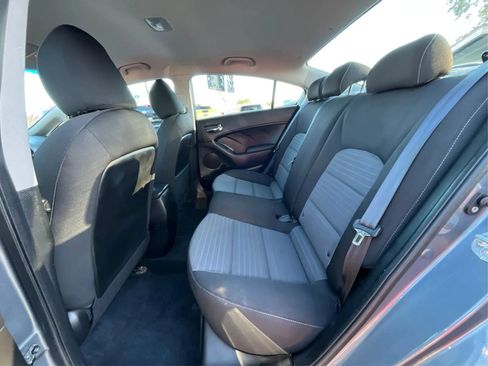 Used 2017 Kia Forte S FWD image 10
