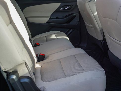 Used 2023 Chevrolet Traverse LS w/ Safety Package image 11