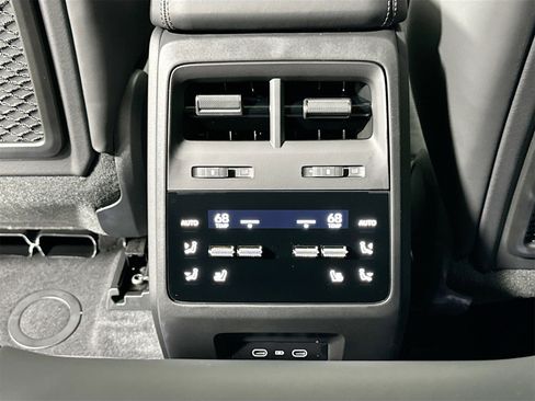 Certified 2025 Porsche Macan 4 Electric image 39