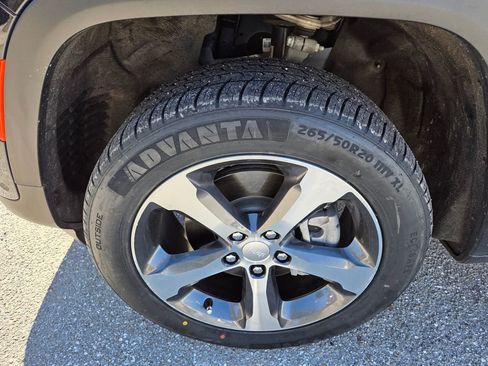 Used 2023 Jeep Grand Cherokee 4WD 4xe w/ Luxury Tech Group II image 20