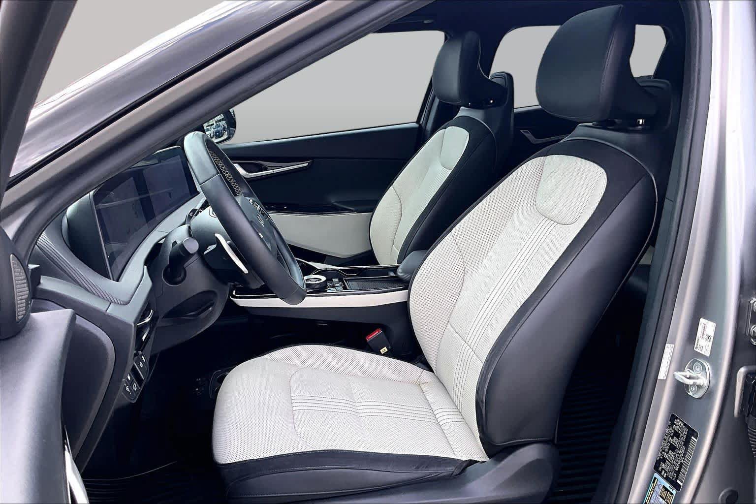 Certified 2023 Kia EV6 GT-Line w/ GT-Line White Seat Package AWD/4WD image 7