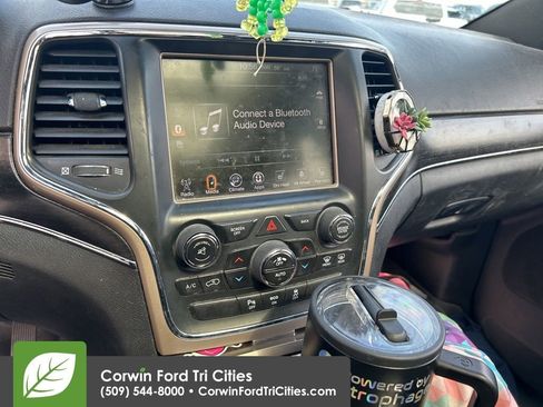 Used 2014 Jeep Grand Cherokee Limited AWD/4WD image 16