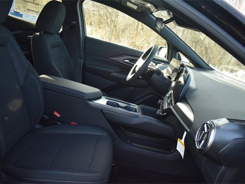 New 2026 Chevrolet Equinox EV LT image 13